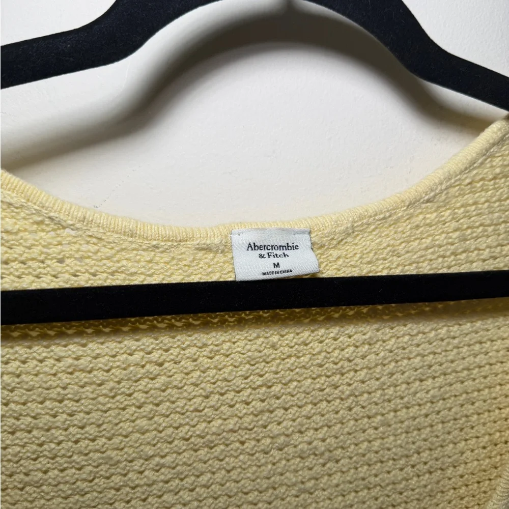 Abercrombie & Fitch Yellow Knit Button-Front Short Sleeve Top - Picture 3 of 4